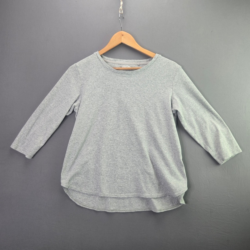 Kirkland Signature Top Shirt M Gray 3/4 Sleeve High Low Hem Crew Neck Basic 3530